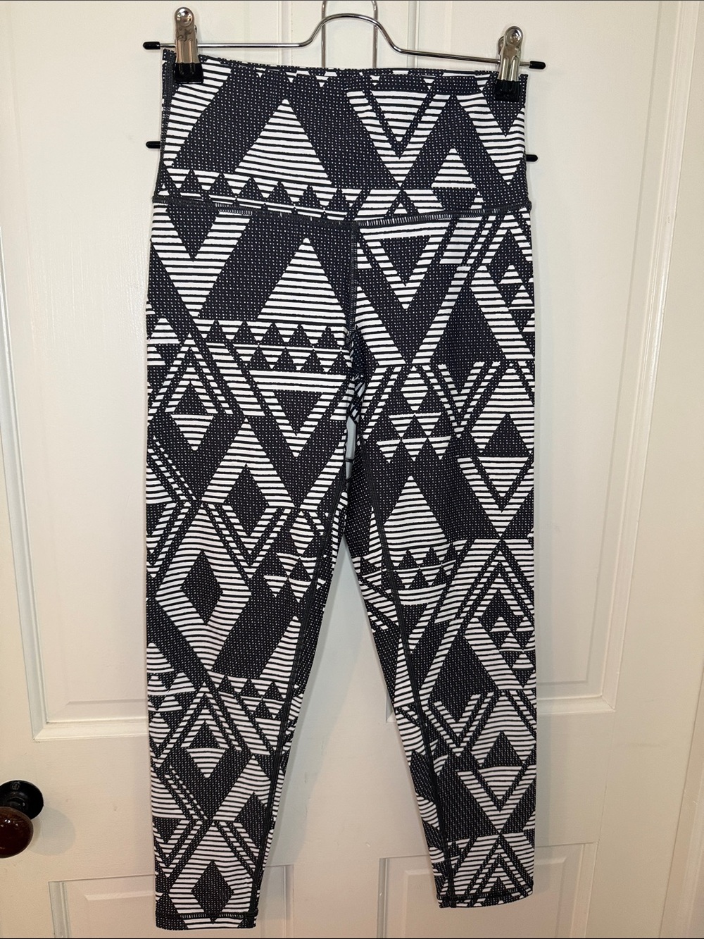 aerie Black & White Geometric High-Rise Leggings